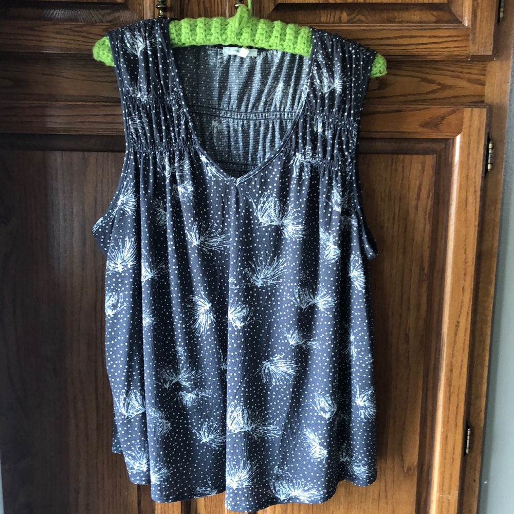 Maurices 2X V-Neck tank